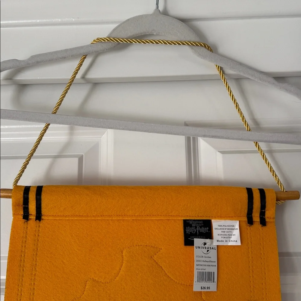 Warner Bros. Hufflepuff Tapestry - Yellow and Black